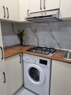 İcarə ev/villa 2 otaqlı 42 m², Azadlıq prospekti m.