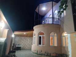 Аренда Дом / вилла 4 Комнаты 140 m²,  Гусар