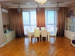 İcarə yeni tikili 3 otaqlı 140 m²,  Səbail