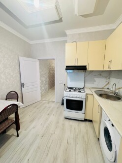 İcarə yeni tikili 2 otaqlı 90 m²,  İnşaatçılar m.