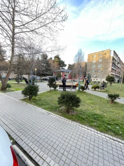 Satılır köhnə tikili 4 otaqlı 100 m², Azadlıq prospekti m. Satılır köhnə tikili 4 otaqlı 100 m², Azadlıq prospekti m.