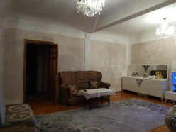 Satılır köhnə tikili 4 otaqlı 72 m², Neftçilər m.