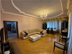 İcarə yeni tikili 3 otaqlı 150 m², 20 yanvar m.