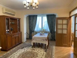 Satılır köhnə tikili 3 otaqlı 80 m², Memar Əcəmi m.