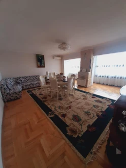 Satılır köhnə tikili 5 otaqlı 135 m², Yasamal q.