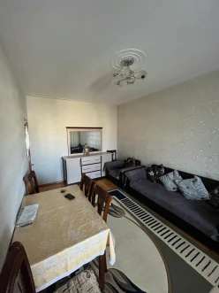 Satılır köhnə tikili 3 otaqlı 75 m², İnşaatçılar m.