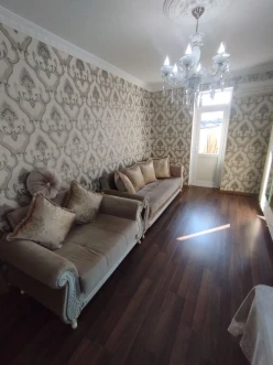 Satılır köhnə tikili 1 otaqlı 42 m², Azadlıq prospekti m.