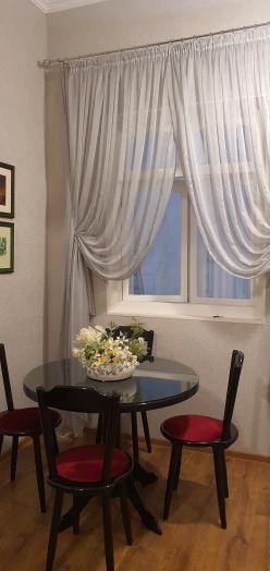 İcarə köhnə tikili 2 otaqlı 55 m², Səbail r.