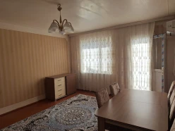 Satılır köhnə tikili 4 otaqlı 80 m²,  Qaraçuxur