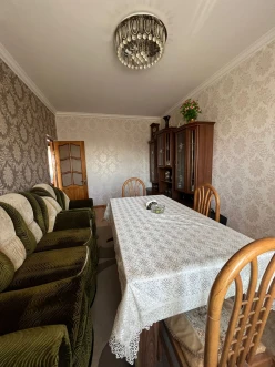 Satılır köhnə tikili 4 otaqlı 100 m², İnşaatçılar m.