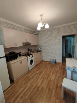 Satılır köhnə tikili 2 otaqlı 60 m², Həzi Aslanov m.