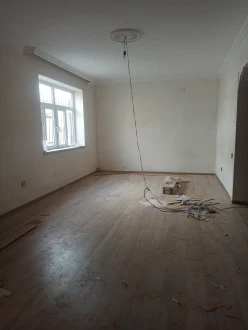 Satılır köhnə tikili 3 otaqlı 75 m², Əhmədli m.