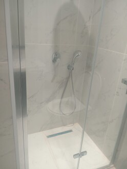 Продаётся новая 2-комнатная квартира, 45 м², рядом с метро İnşaatçılar.