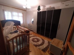 Satılır köhnə tikili 3 otaqlı 80 m², Azadlıq prospekti m.