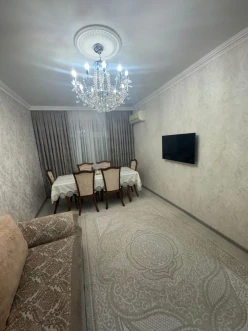 Satılır köhnə tikili 2 otaqlı 60 m², Əhmədli m.