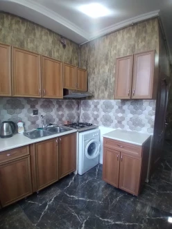 İcarə köhnə tikili 2 otaqlı 60 m², Həzi Aslanov m.