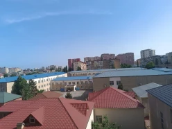 Satılır köhnə tikili 4 otaqlı 110 m², İnşaatçılar m.