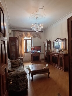 Satılır köhnə tikili 3 otaqlı 99 m²,  Avtovağzal m.