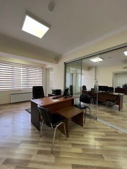 İcarə ofis 10 otaqlı 400 m²,  Yasamal