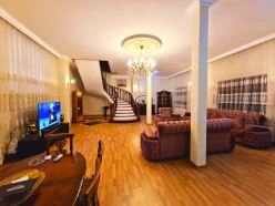 İcarə ofis 6 otaqlı 350 m², Nizami m.