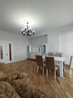 Satılır yeni tikili 2 otaqlı 85 m², Nəriman Nərimanov m.