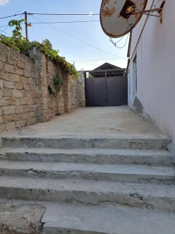 Satılır köhnə tikili 6 otaqlı 370 m², Suraxanı r.