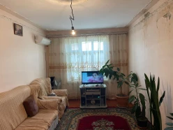 Satılır köhnə tikili 4 otaqlı 82 m², Qaraçuxur q. Satılır köhnə tikili 4 otaqlı 82 m², Qaraçuxur q.