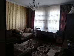 Satılır köhnə tikili 2 otaqlı 47 m², Azadlıq prospekti m.