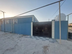 Продан Дом / вилла 4 Комнаты 220 m², Бина Продан Дом / вилла 4 Комнаты 220 m², Бина