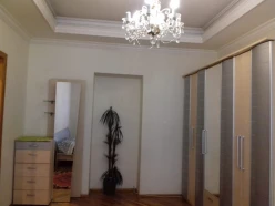 İcarə köhnə tikili 3 otaqlı 91 m², Elmlər Akademiyası m.