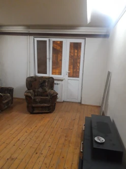 Satılır köhnə tikili 3 otaqlı 85 m², Badamdar q.