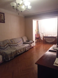 Satılır köhnə tikili 3 otaqlı 75 m², Elmlər Akademiyası m.