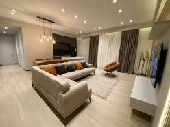 28 May метро, 3-комнатная новая квартира, 110 м² – Продаётся