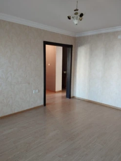 Satılır köhnə tikili 3 otaqlı 85 m², Neftçilər m.