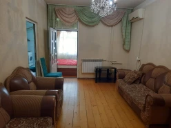 İcarə köhnə tikili 2 otaqlı 70 m²,  Memar Əcəmi m.