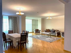 İcarə yeni tikili 4 otaqlı 230 m²,  28 May m.
