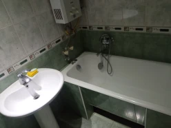 Satılır köhnə tikili 2 otaqlı 56 m², İnşaatçılar m.