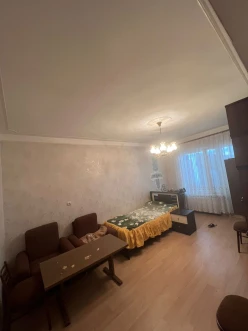 Satılır köhnə tikili 3 otaqlı 84 m², 9-cu mikrorayon q-9
