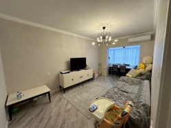 Satılır köhnə tikili 3 otaqlı 80 m², Azadlıq prospekti m.