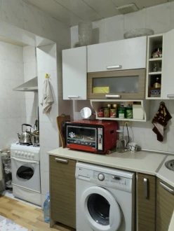 Satılır köhnə tikili 3 otaqlı 85 m², Azadlıq prospekti m.