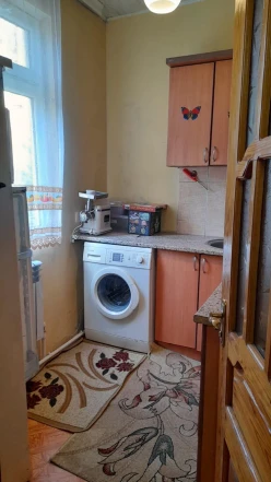 Satılır köhnə tikili 2 otaqlı 48 m², Memar Əcəmi m.