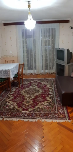 Satılır köhnə tikili 3 otaqlı 70 m², İnşaatçılar m.