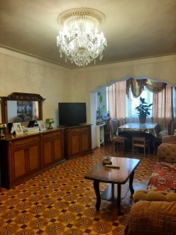 Satılır köhnə tikili 4 otaqlı 125 m², Badamdar q.