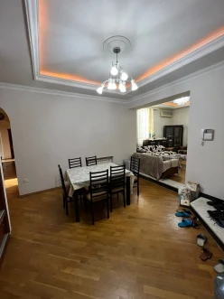 Satılır köhnə tikili 4 otaqlı 127 m², Badamdar q.