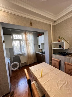 Satılır köhnə tikili 1 otaqlı 35 m², Dərnəgül m.