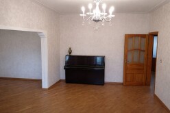 İcarə köhnə tikili 5 otaqlı 125 m²,  İnşaatçılar m.