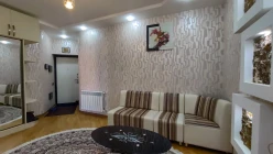 Satılır yeni tikili 3 otaqlı 133 m², 8 Noyabr m.