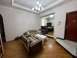 Satılır köhnə tikili 6 otaqlı 200 m², Badamdar q.