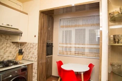 Satılır köhnə tikili 4 otaqlı 100 m², İnşaatçılar m.