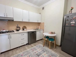 Sale new building 2 rooms 66 m²,  Insaatchilar m.